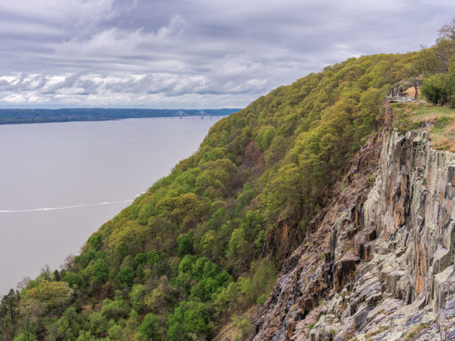 Hook Mountain cliffs
