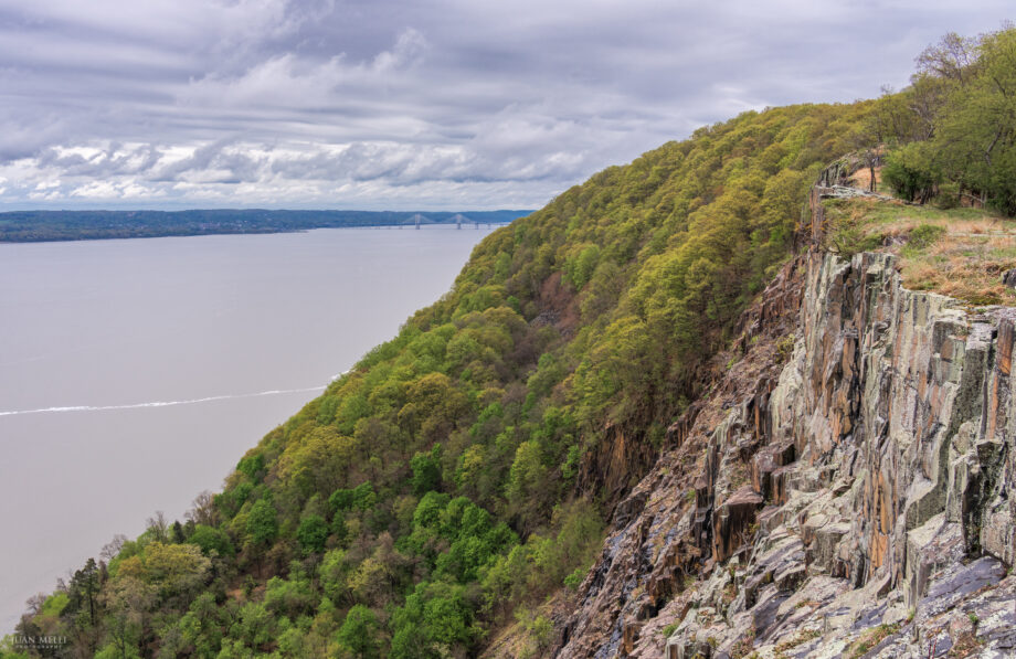 Hook Mountain cliffs